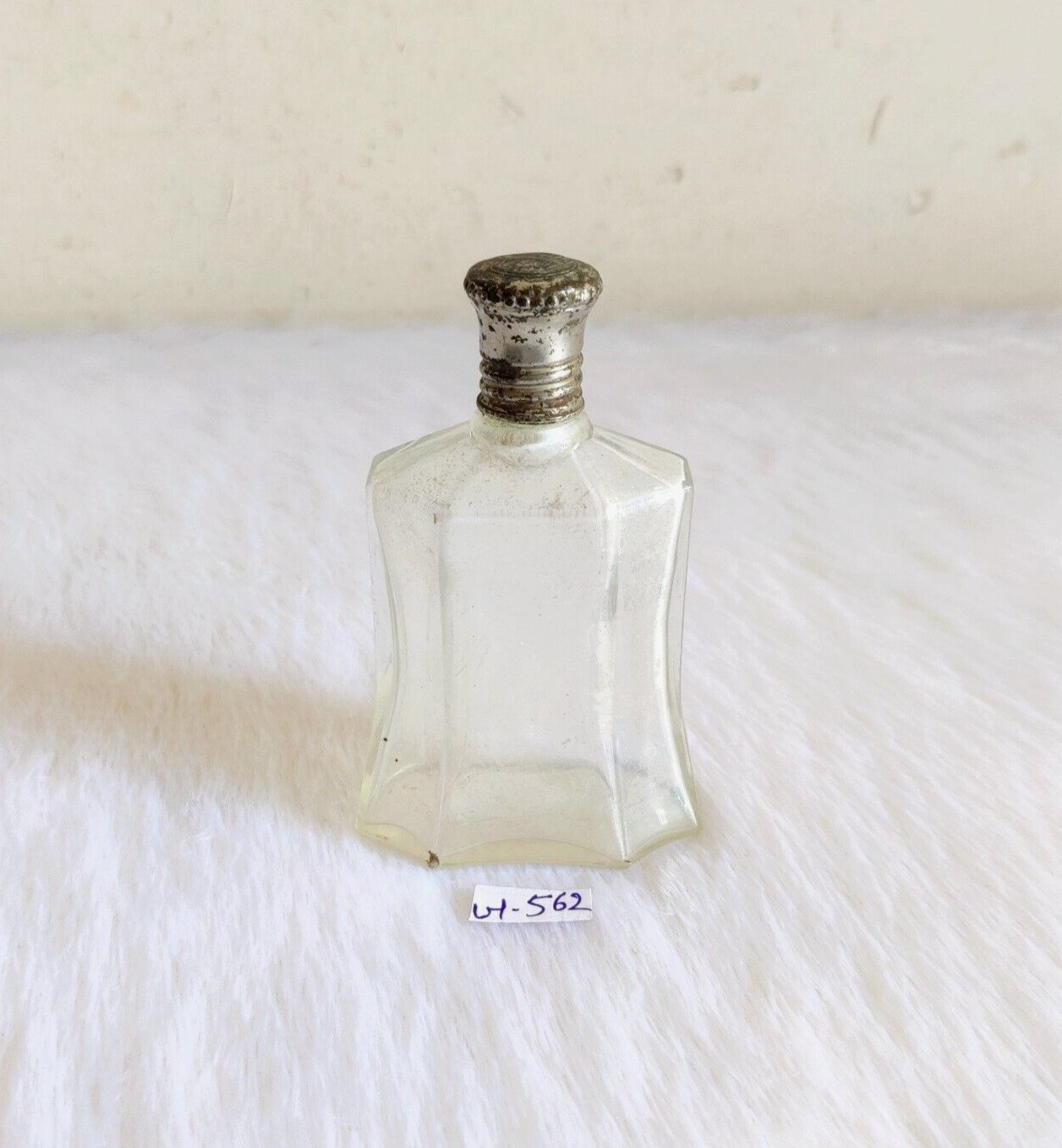 Vintage ESP Yardley Clear Cut Glass Perfume Bottle Decorative London Props G562