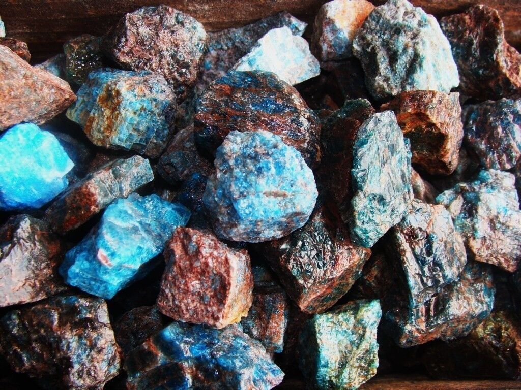 3000 Carat Lots of Unsearched Natural Apatite Rough - Plus a FREE Faceted Gem