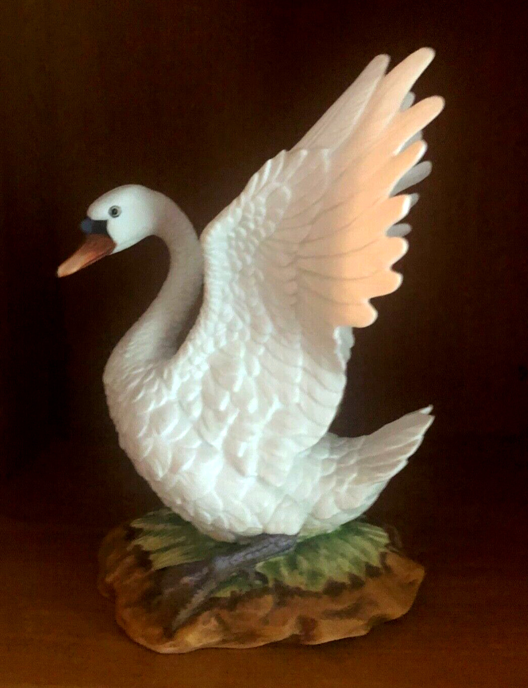 Vintage Andrea by Sadek “Mute Swan” Porcelain figurine Japan  1984 9.5\