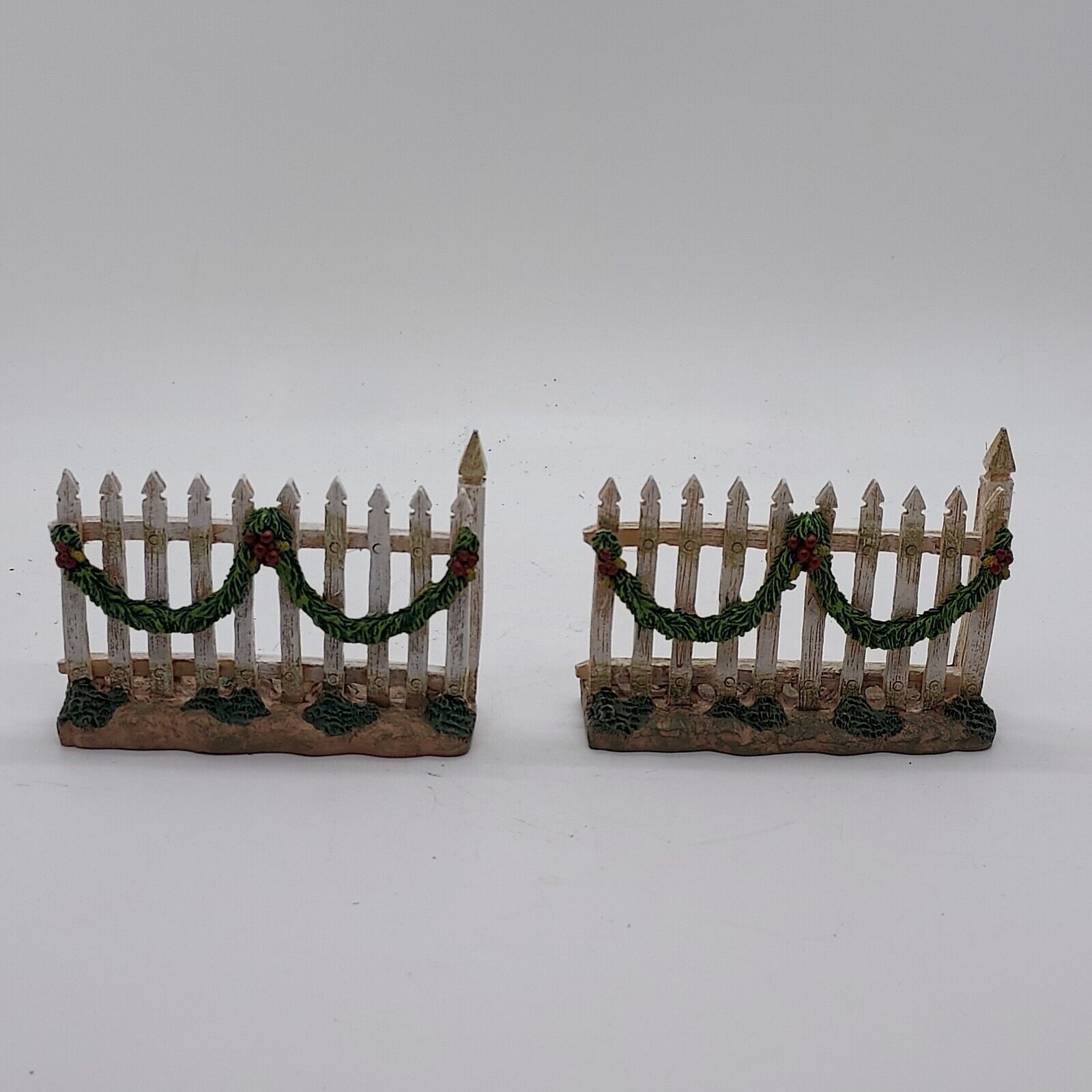 Colonial Williamsburg Collectables Decorated Fence Lot Of 2