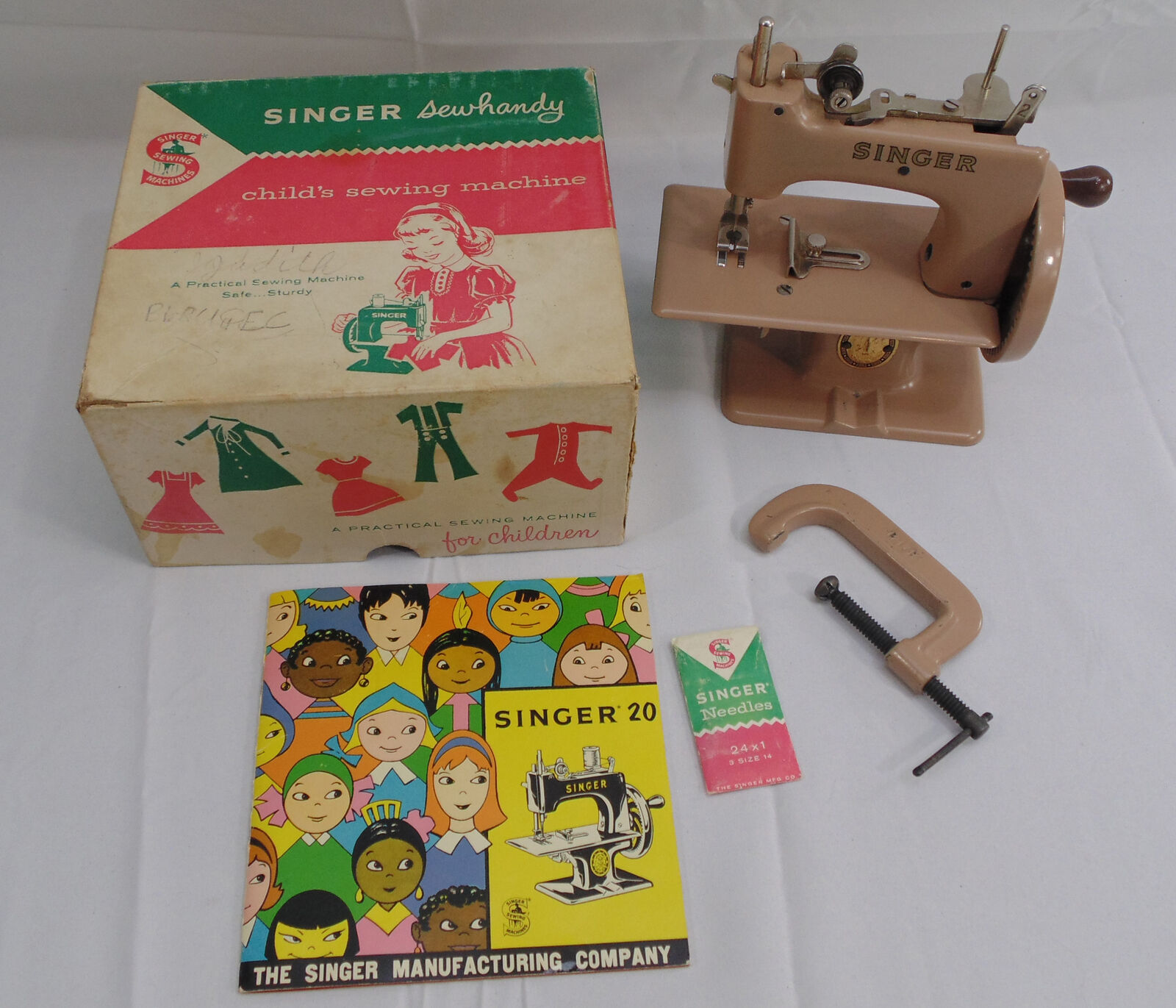 Vintage Singer Sewhandy Child\'s Toy Sewing Machine Model 20 w/Box  