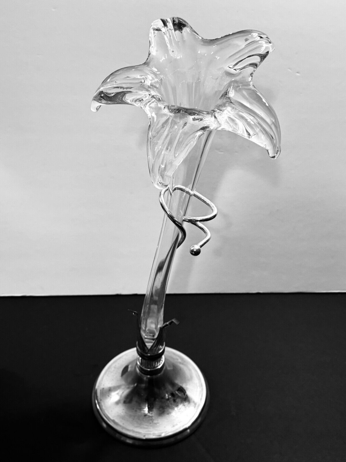 Oneida Amaryllis Lily Hand Blown Glass Silver-plate Base Vase VTG