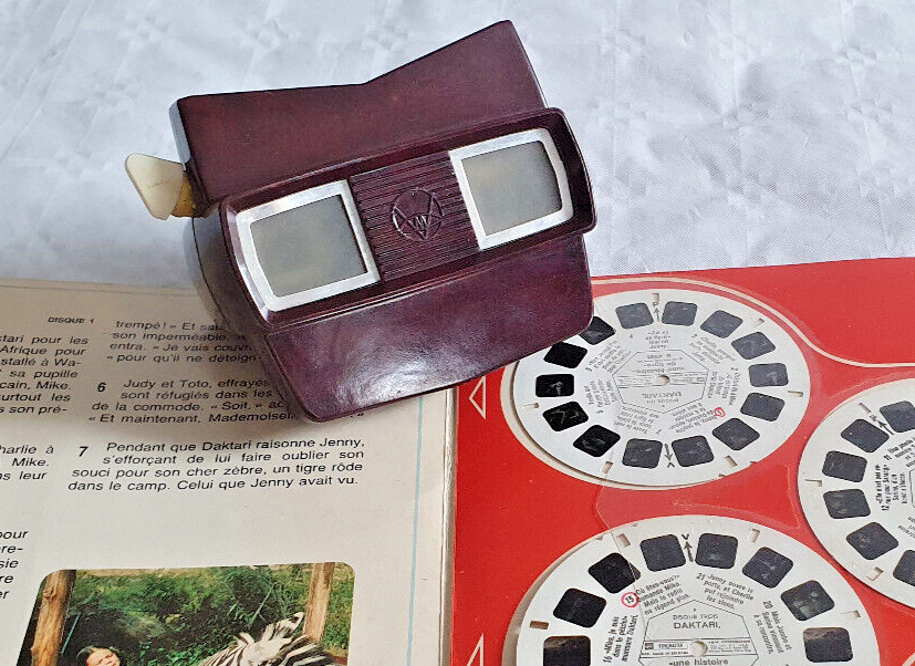 Vintage View-Master Sawyer Model E (1956-1960) 3D Viewer with 21 Photos