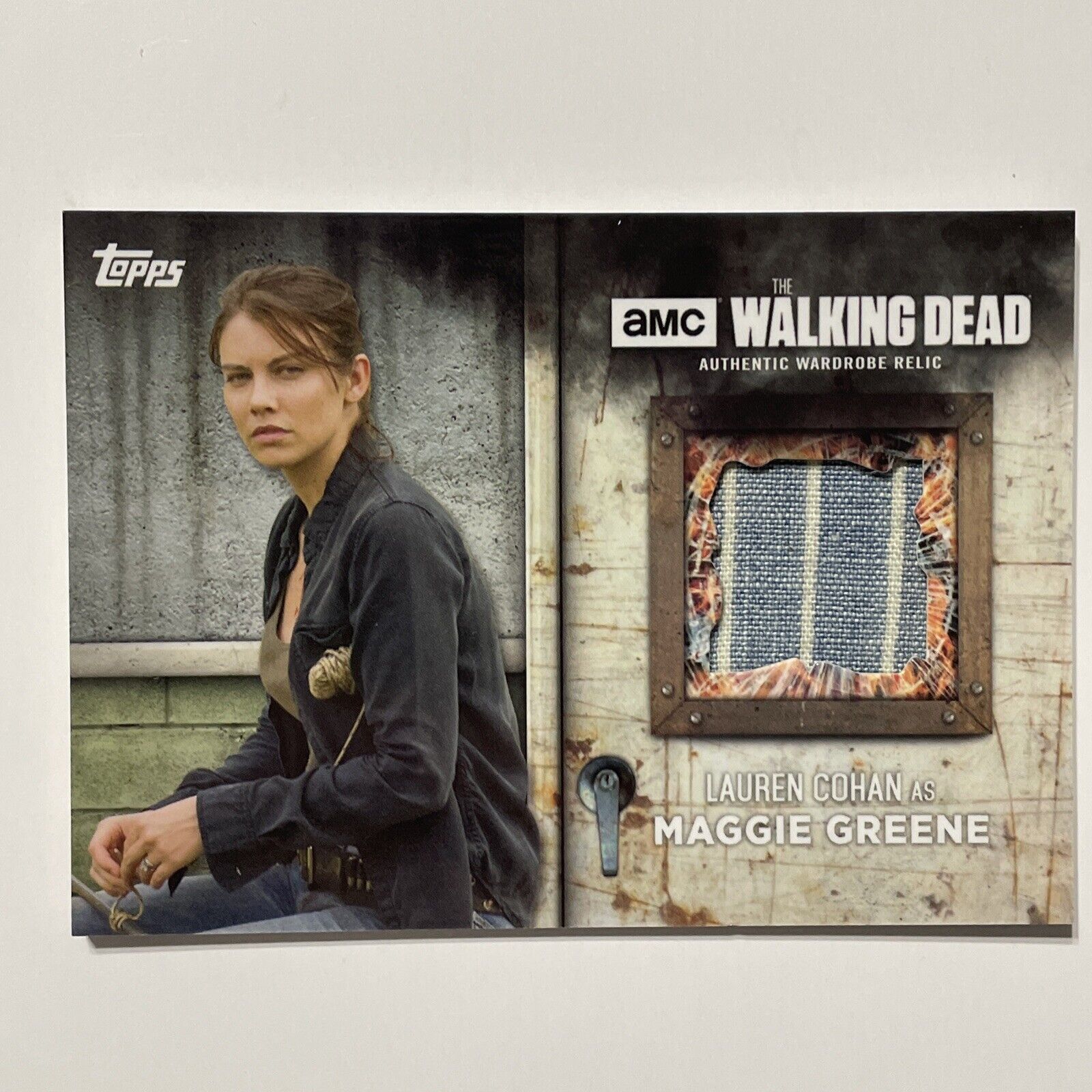 2017 Walking Dead Topps Maggie Greene Authentic Wardrobe Relic Card 
