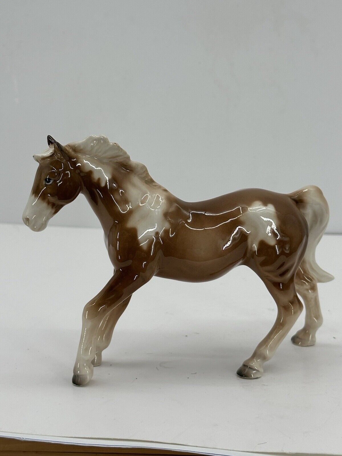 Vintage Painted Mustang Glossy Glass Horse Figure - 7” X 5.25” ~ EVC