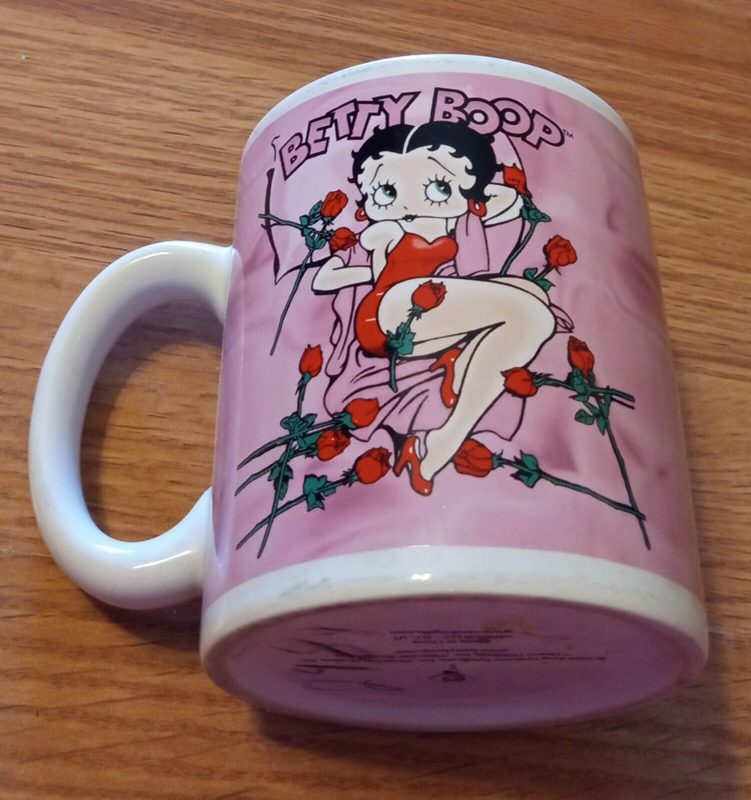 2009 Vandor LLC:Betty Boop Mug - Bed of Roses