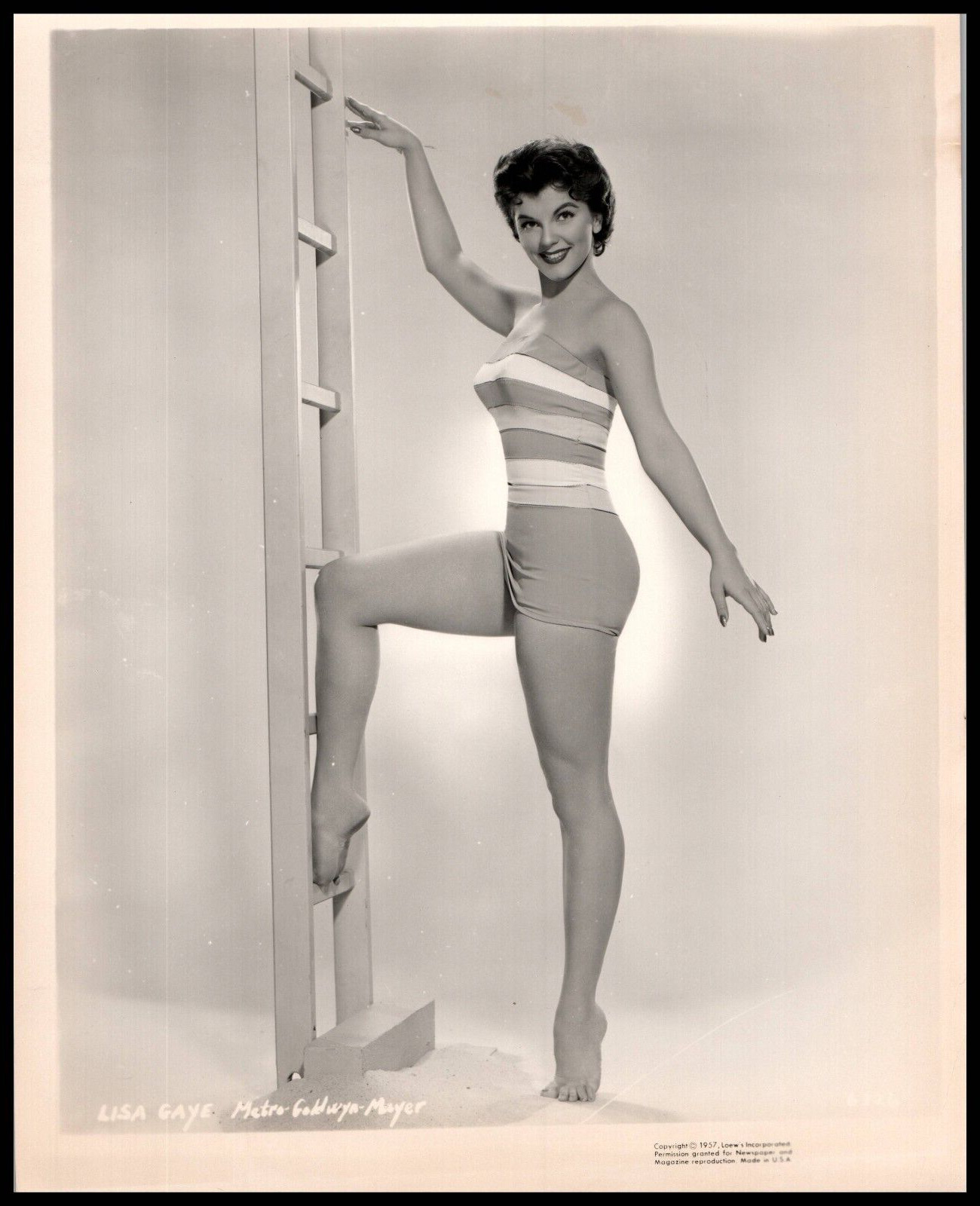 HOLLYWOOD BEAUTY LISA GAYE 1957 STUNNING PORTRAIT CHEESECAKE MGM Photo 200