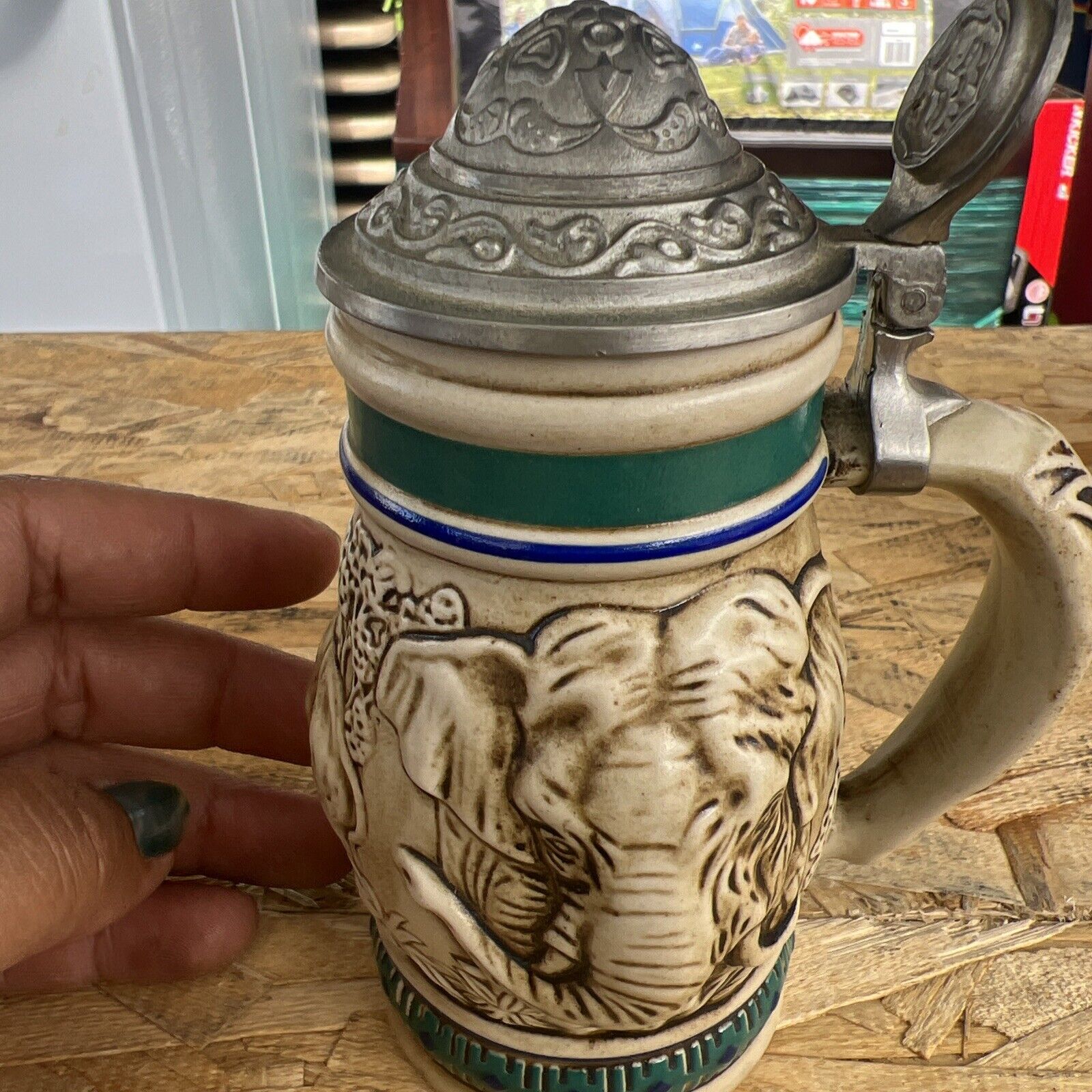 Avon Endangered Species: The Asian Elephant Mini Stein Handcrafted in Brazil*S10