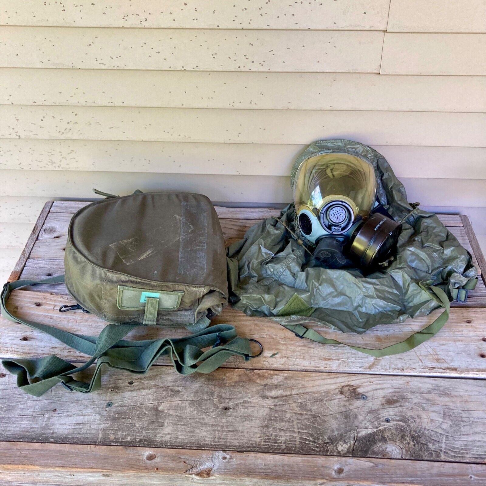 MSA Army Navy Full Face Gas Mask Size Large 22940-185 w/ Hood & Carrying Bag