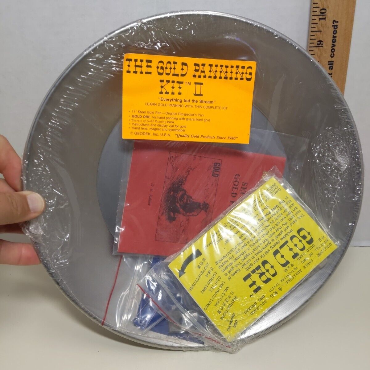 The Gold Panning Kit Real Gold Ore Flakes Steel Pan Magnet Lens Instructions