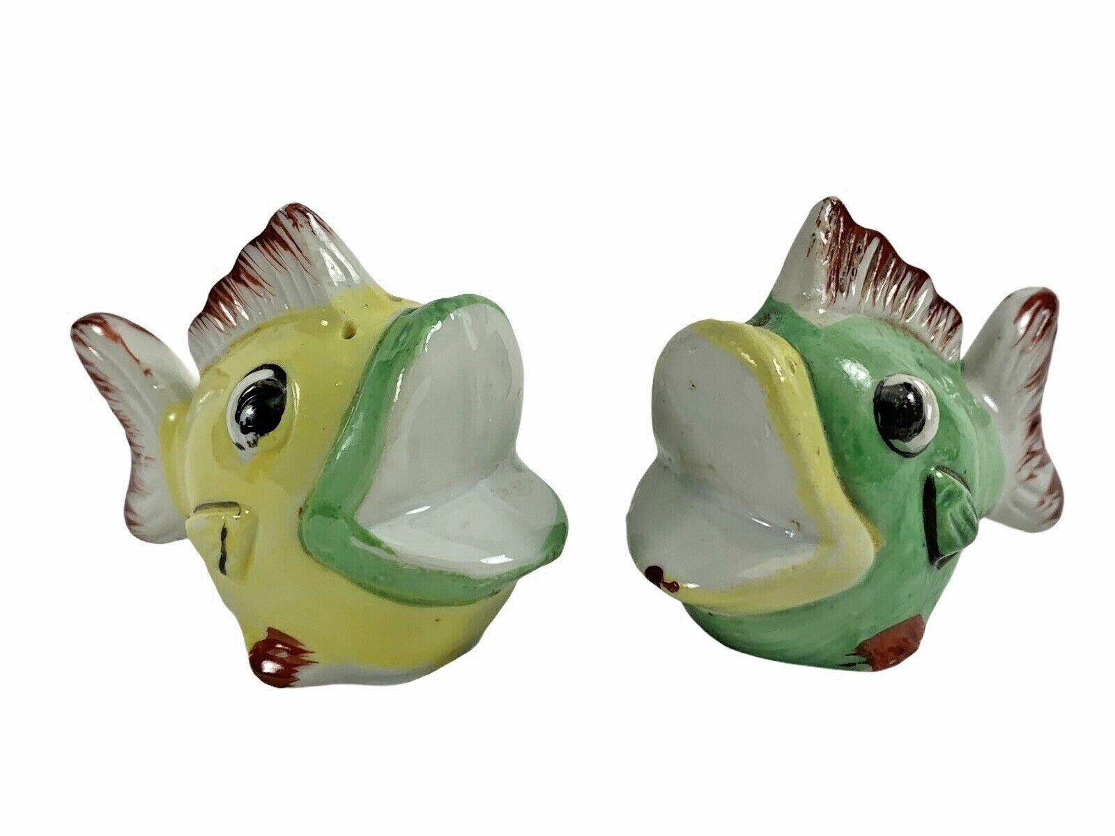 Vintage Anthropomorphic Fish Kissing Big Mouth Salt and Pepper Shakers Japan 