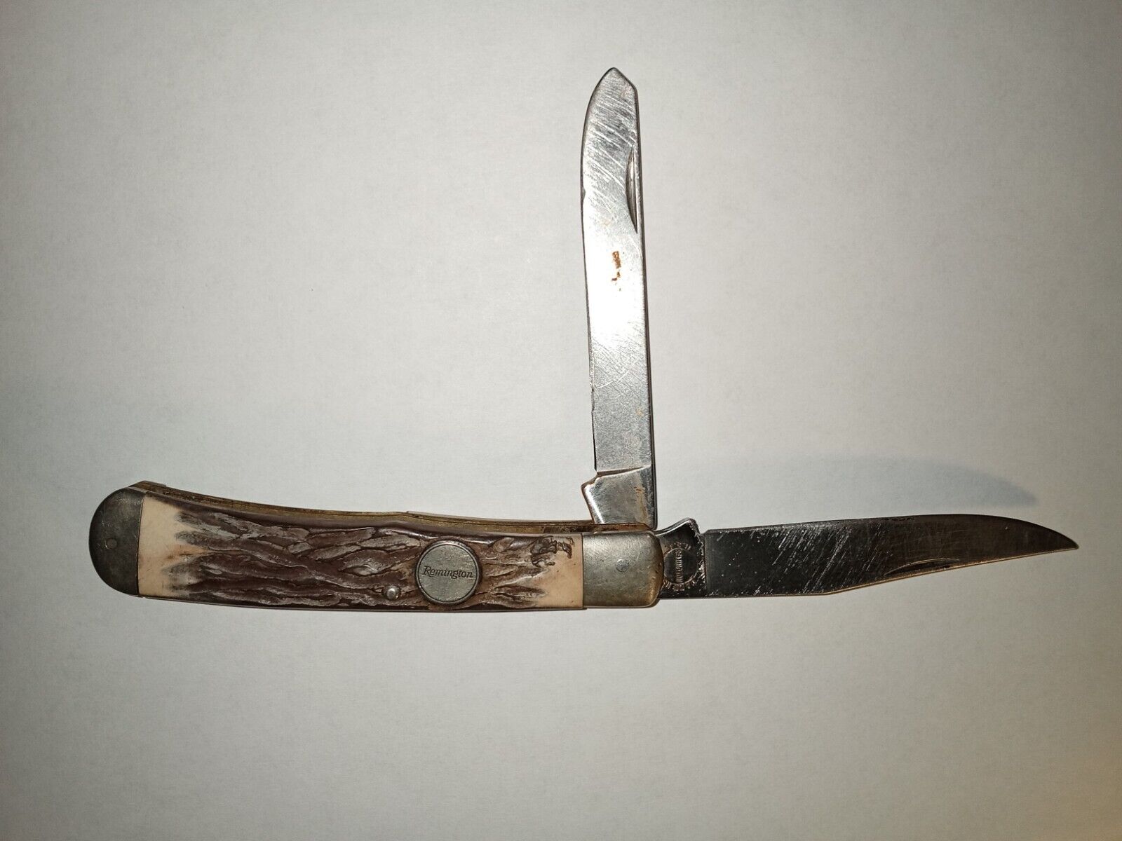 Vtg Remington Model: R12 2 Blade Knife, Needs A Scale Replaced, USA, 3.25