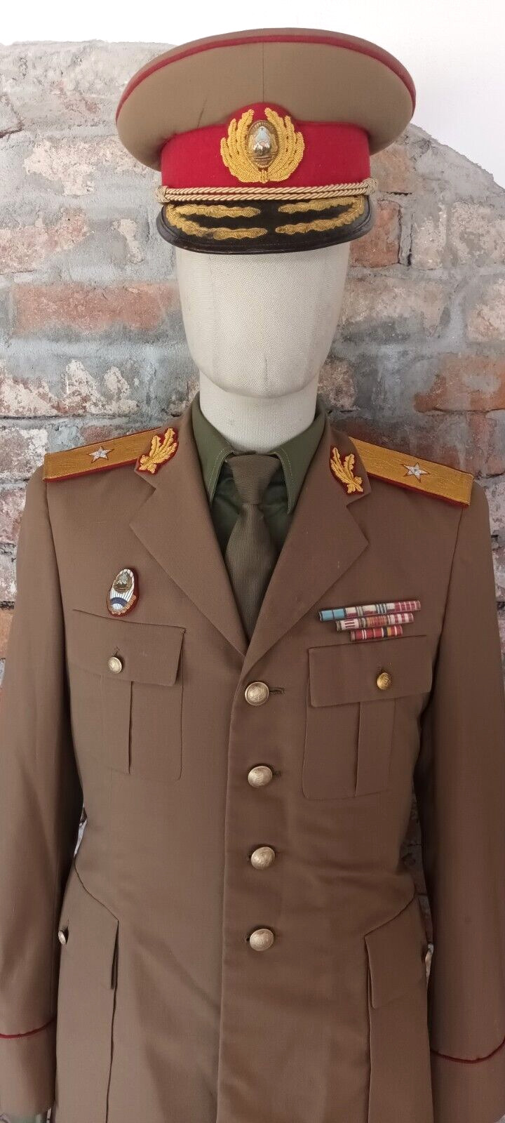 Rare Romanian General  uniform comunist period R.S.R,
