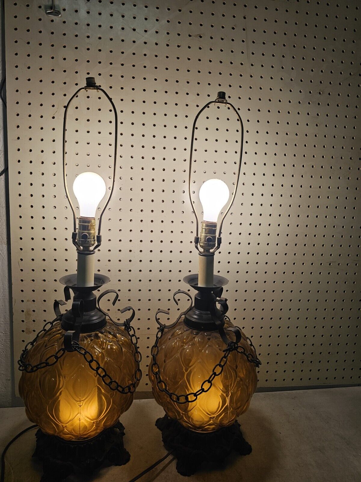Pair of Vintage Retro Chain Decor Amber Lantern Table Desk Lamp Tested & Works