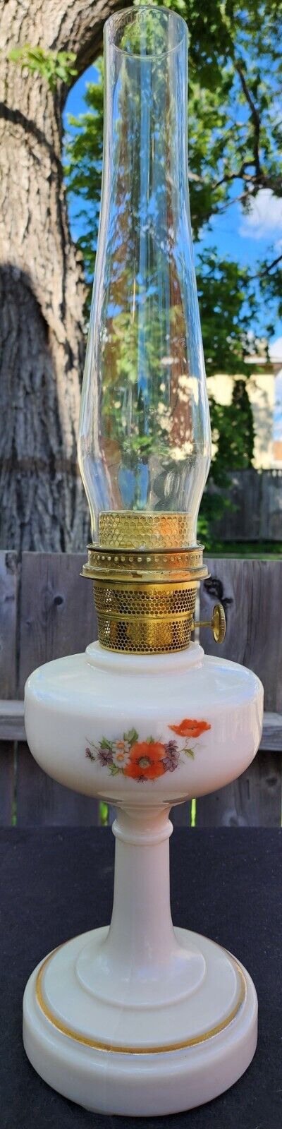UNUSED ALADDIN SIMPLICITY B-26 OIL LAMP ALACITE IVORY COLOR WITH DECAL COMPLETE