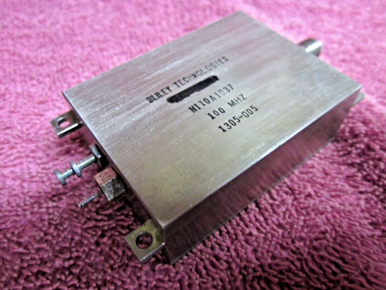 BLILEY Crystal Oscillator 100MHz +13dBm 15V SMA Wenzel 501-17601