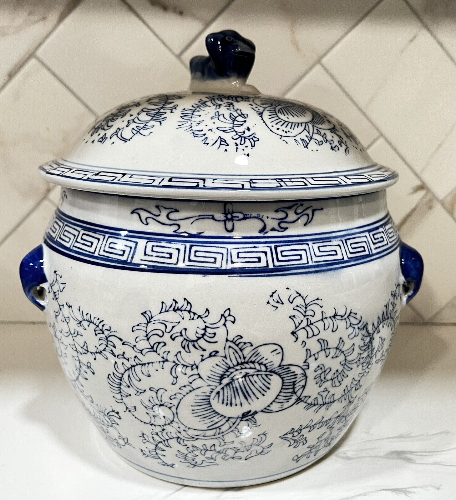 Vintage Chinese Ceramic Finial Jar w/Lid Foo Dog Blue & White 8.5” Tall 7” Dia.