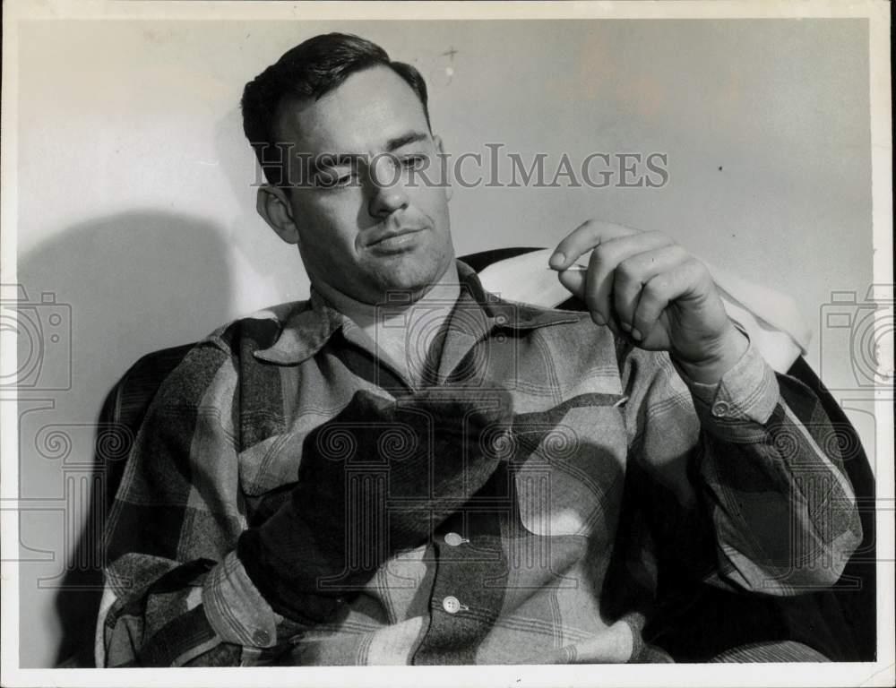 1957 Press Photo Cleveland Browns\' Herschel Forester - nei02419