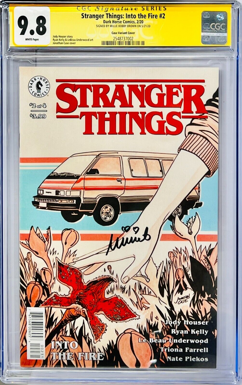 CGC SS 9.8 STRANGER THINGS ITF #2 COMIC SIGNED BY MILLIE BOBBY BROWN DARK HORSE