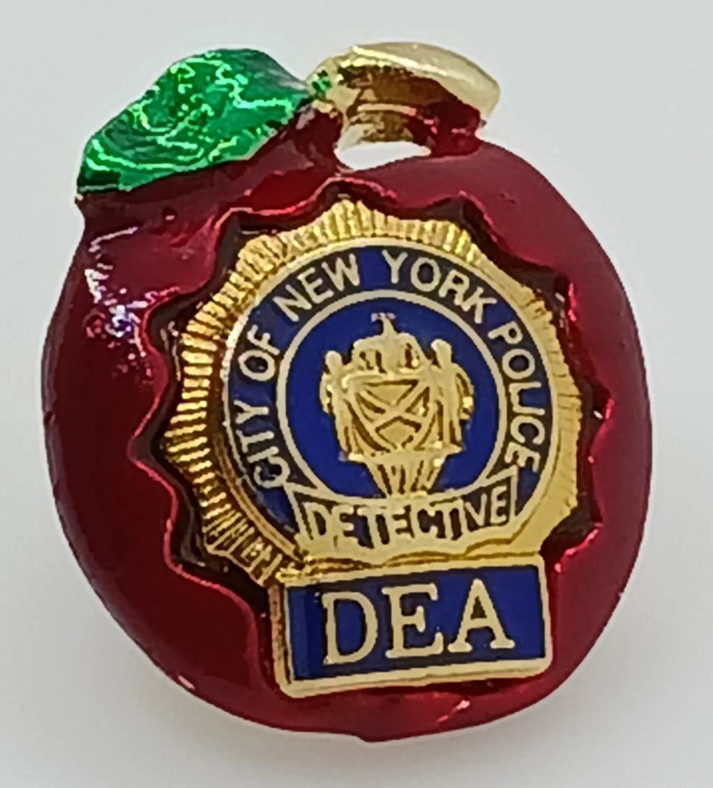 NYPD  Detective Endowment Association (DEA) Lapel Pin with Gift Box VHTF