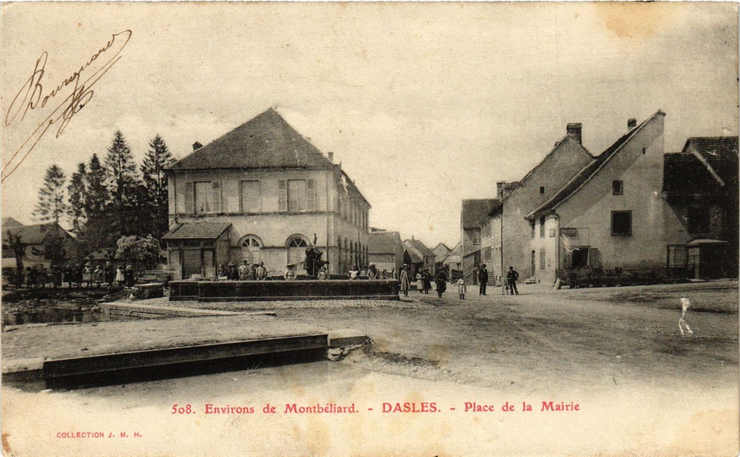 CPA AK Env. de MONTBÉLIARD - Dasles - Place de la Mairie (350059)