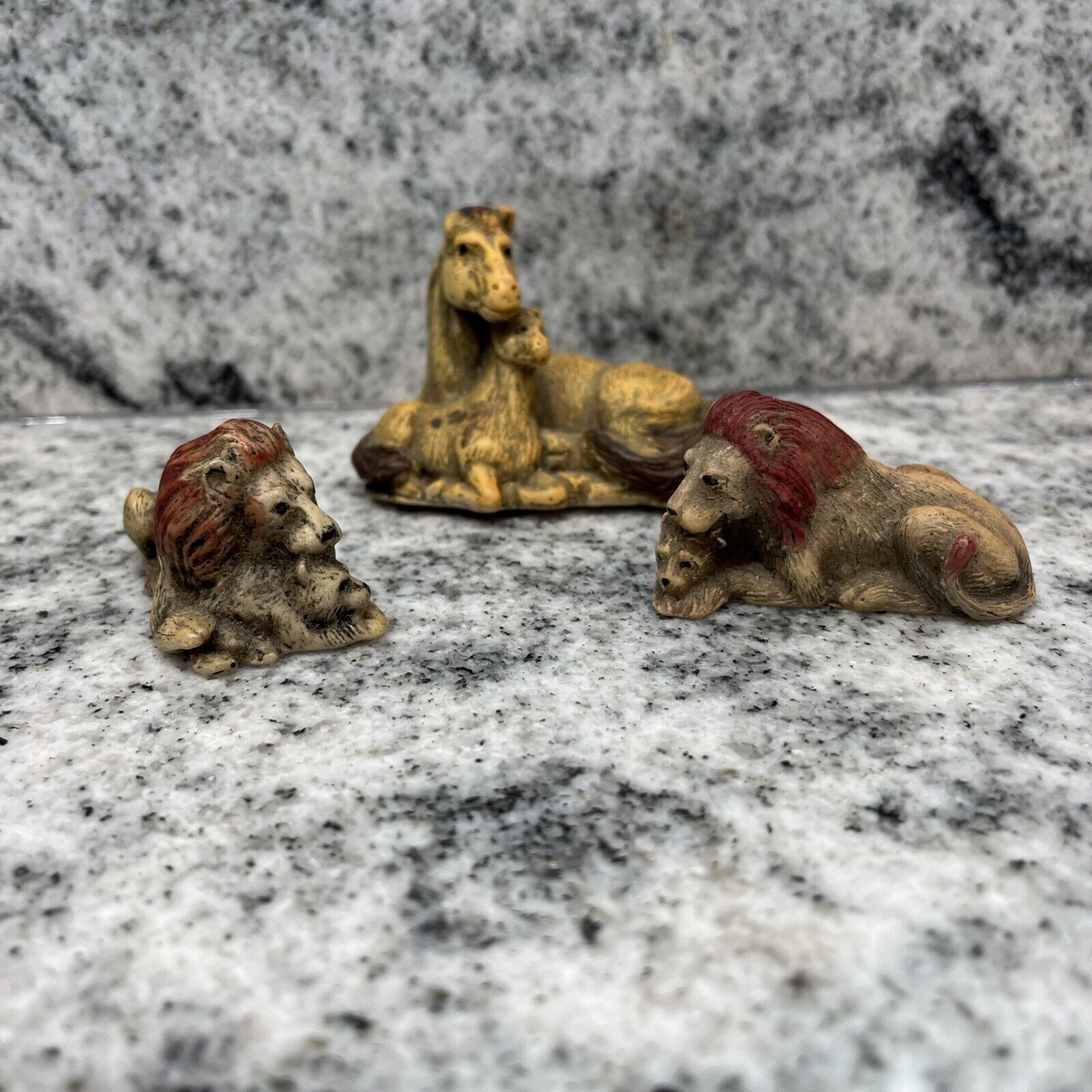 Vintage Stone/Resin Figurines lot of 3~~horse w/ foal & lions w/ cubs~Taiwan