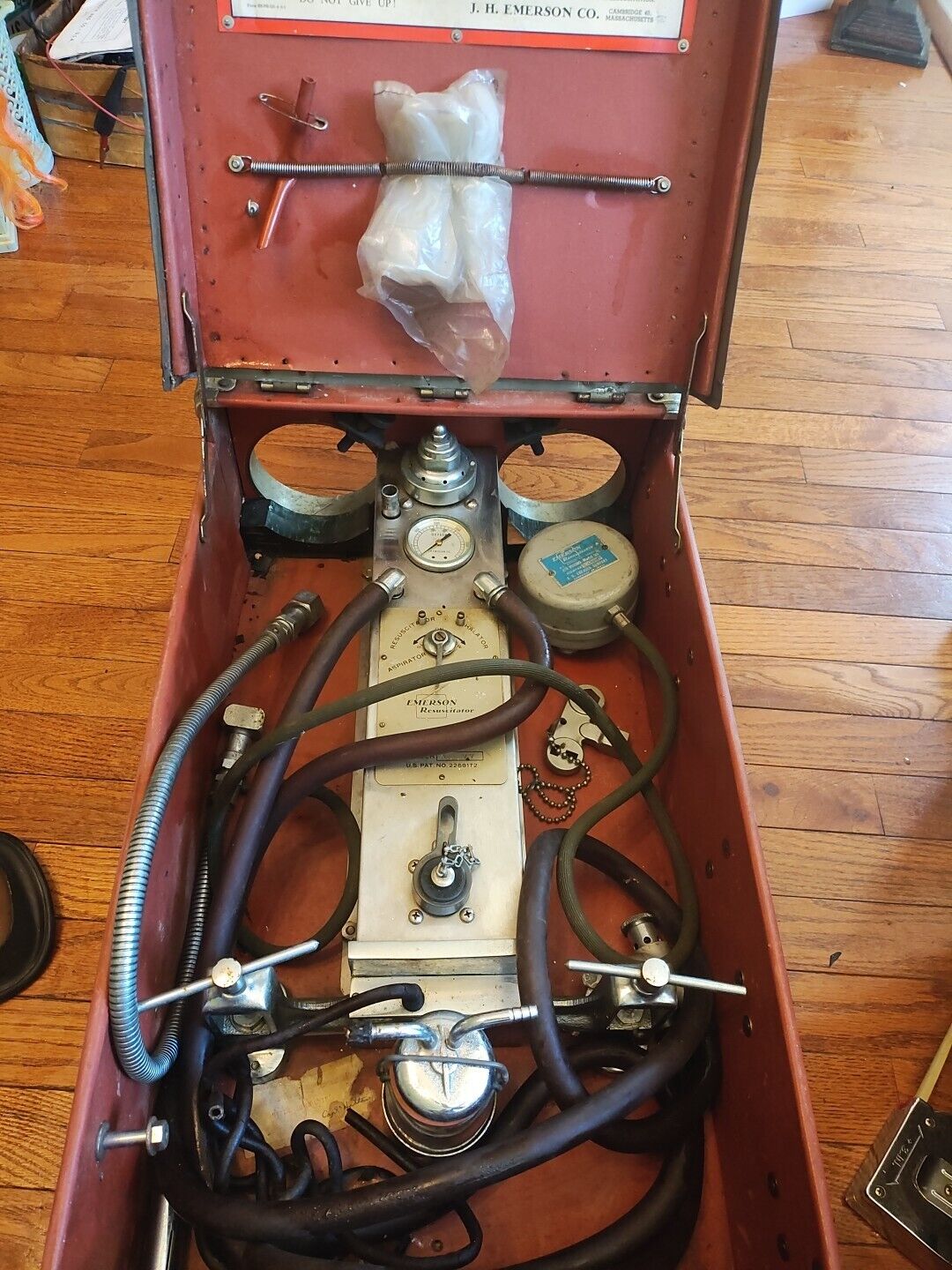 Vintage Emerson Resuscitator / Aspirator 