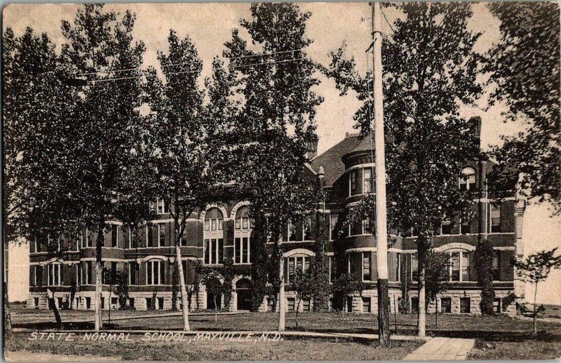 1910. MAYVILLE, ND. STATE SCHOOL. POSTCARD CK17
