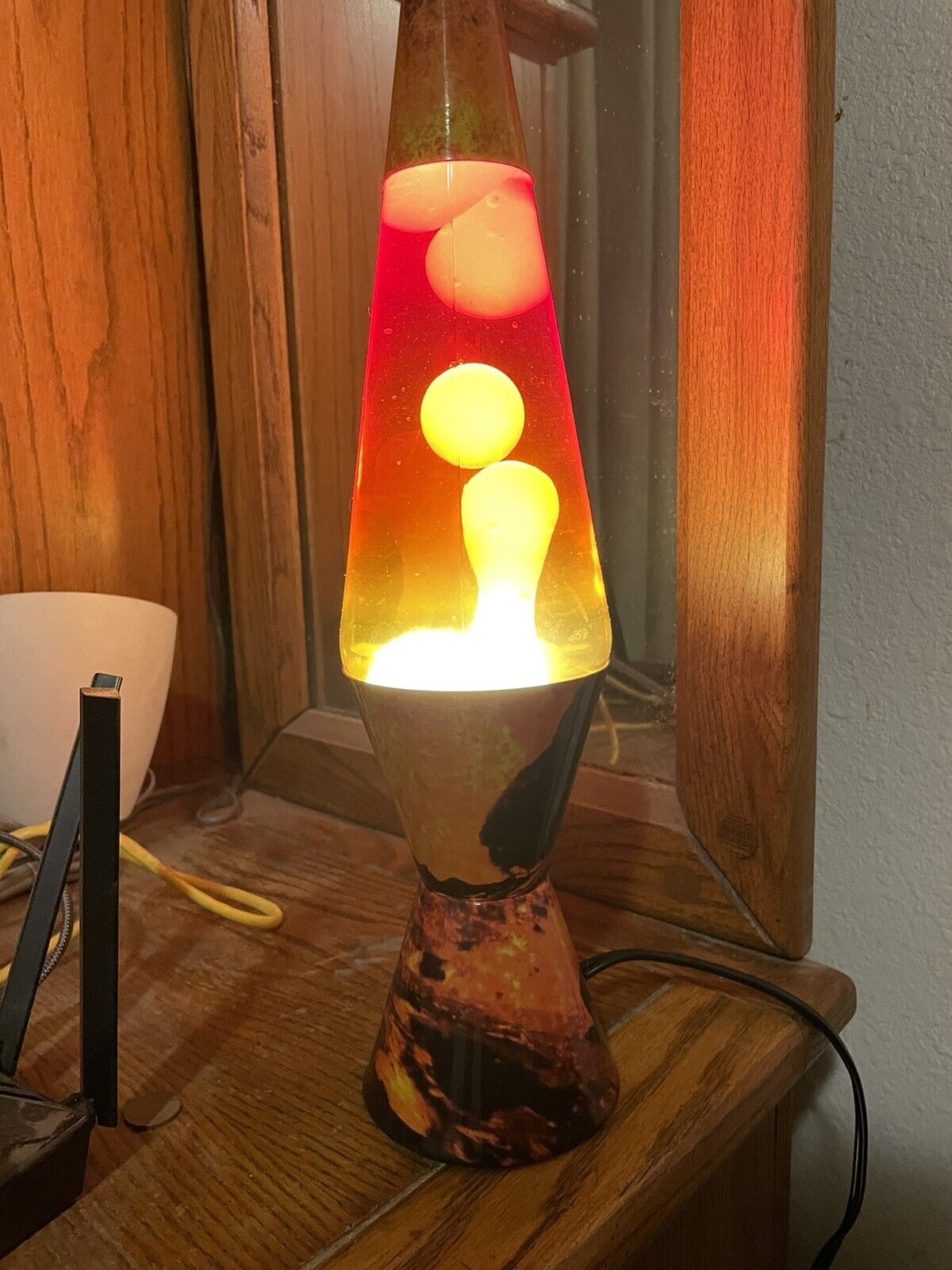 14.5” Volcano Lava Lamp Molten W/Tri-Color Colormax Globe Decal Base Fast Ship