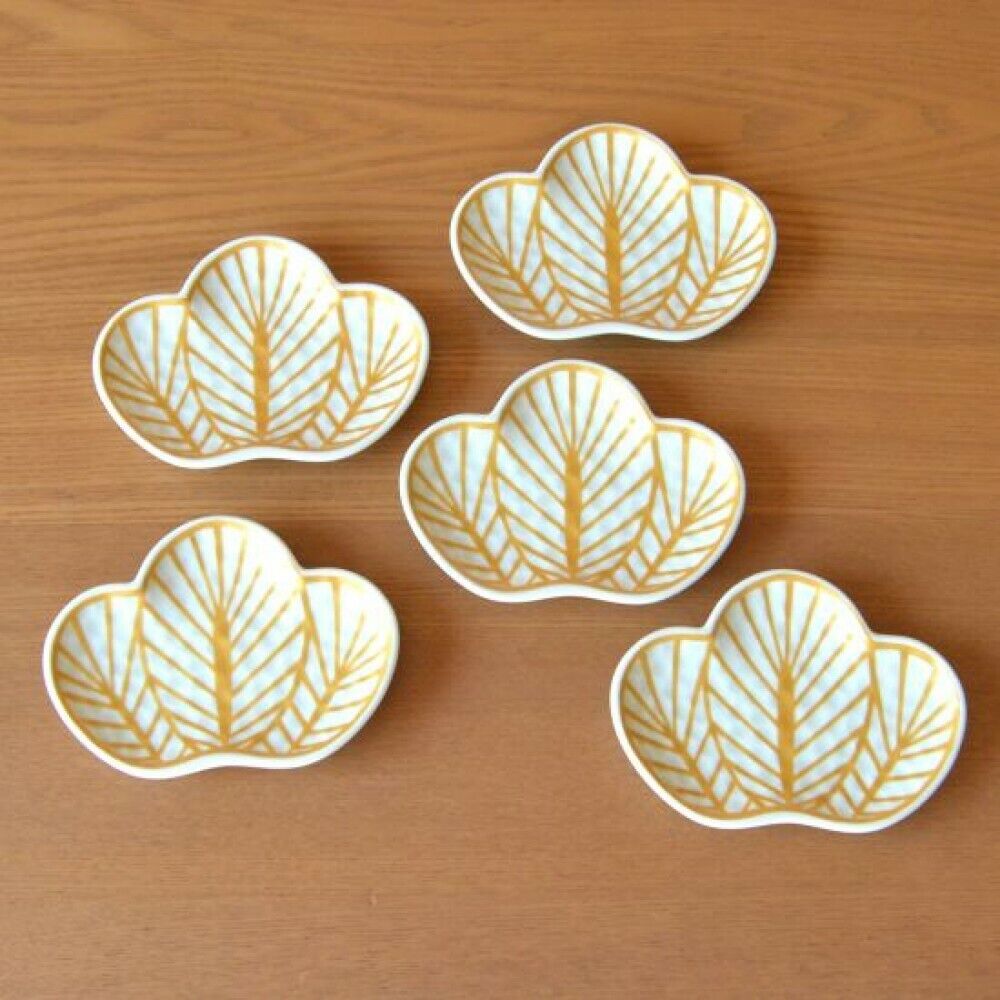 Arita yaki porcelain Small Plate set of 5 Matsuba Pine leaf Motif White Japan