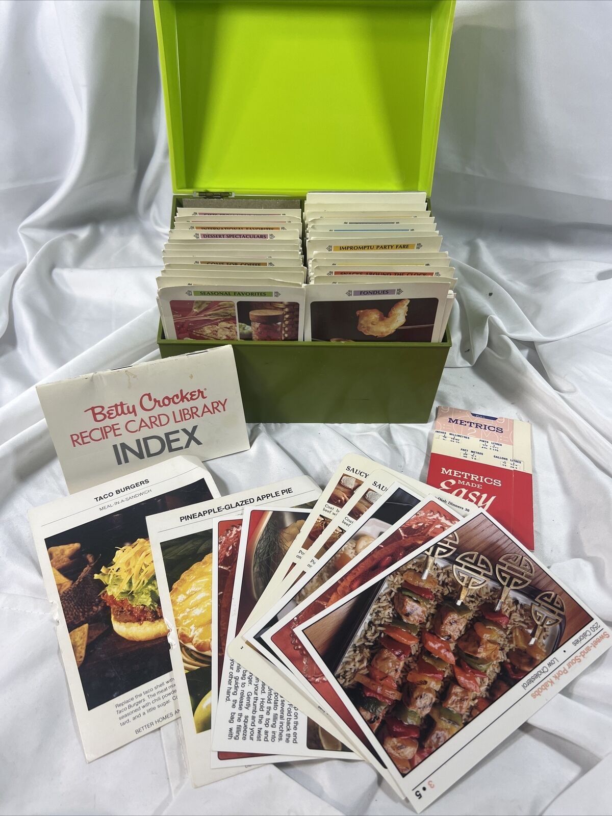 1971 The BETTY CROCKER Recipe Card Library Recipes. Avocado Green + Ext Recipes