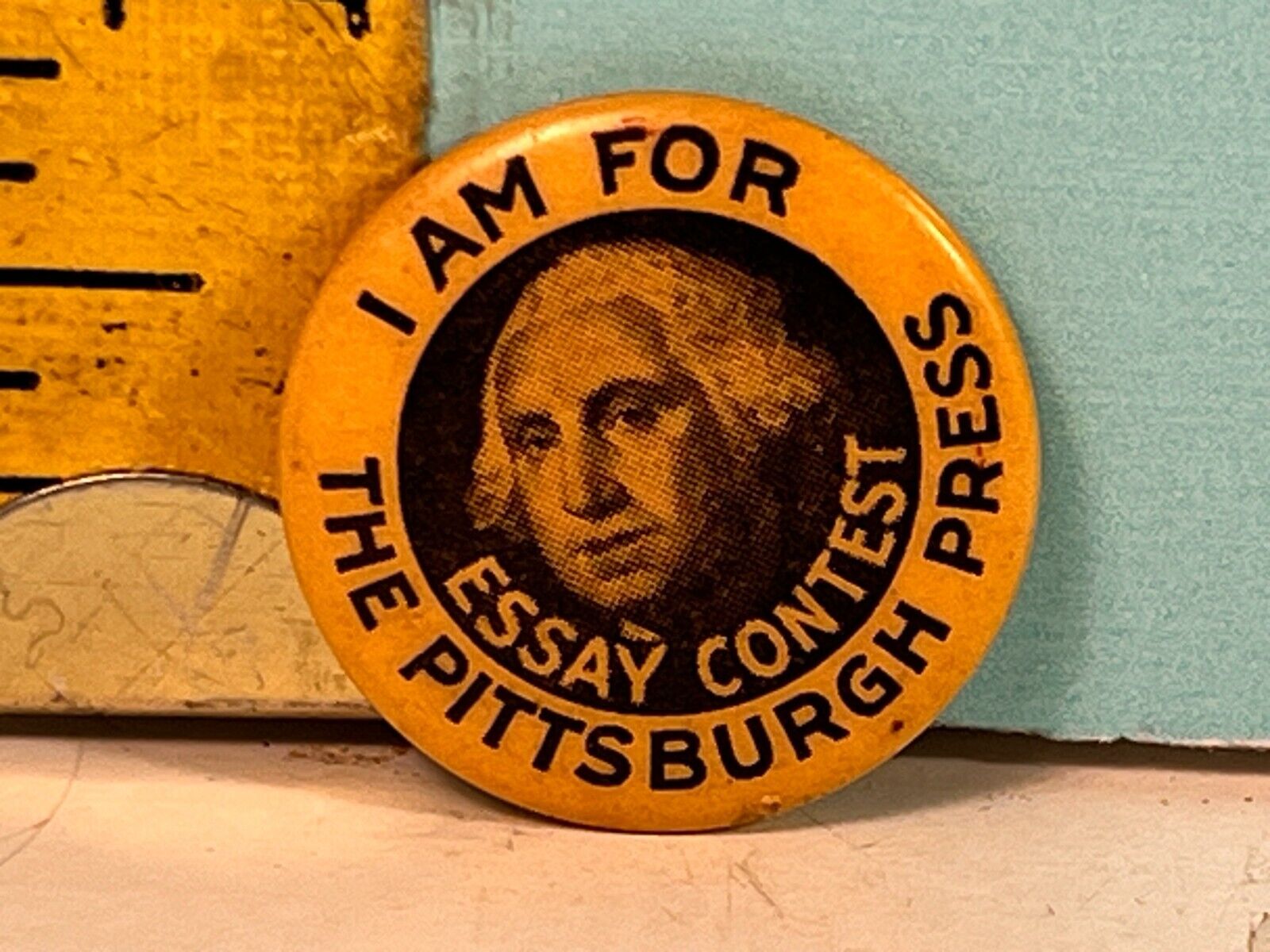 Vintage I am for Essy Contest (George Washington) The Pittsburgh Press Pinback.