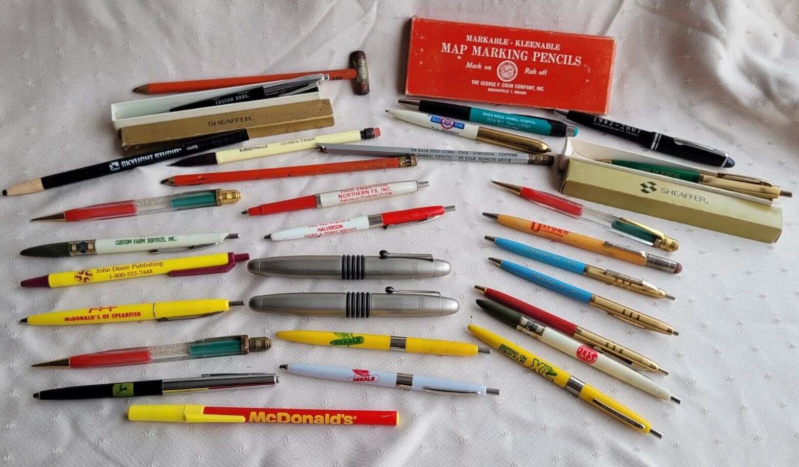 Lot Of Vintage Advertising Pens Pencils Agriculture Dekalb John Deere Etc