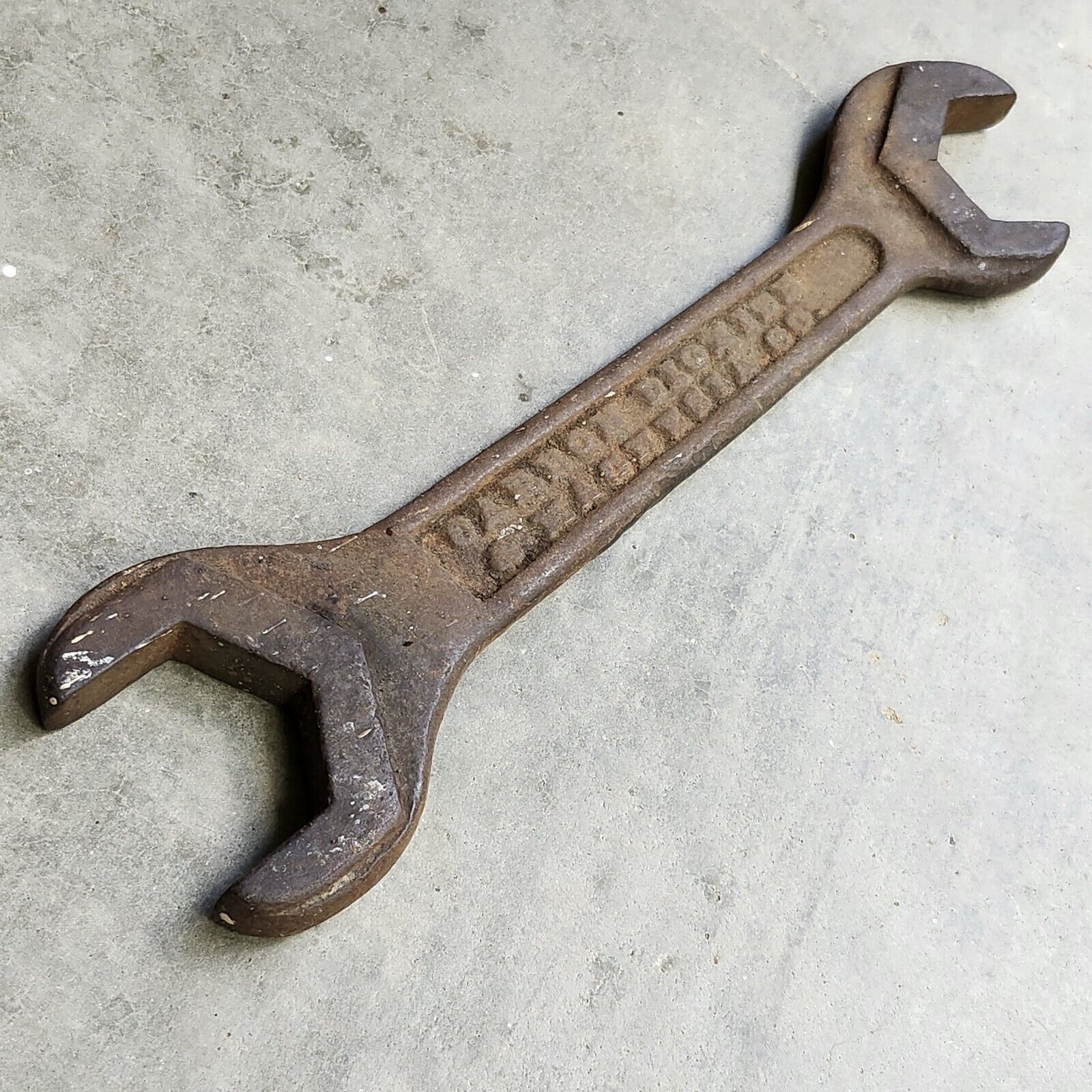 Antique Carbon Dioxide & Magnesia Co Wrench Open End USA 1 5/8 1 3/8