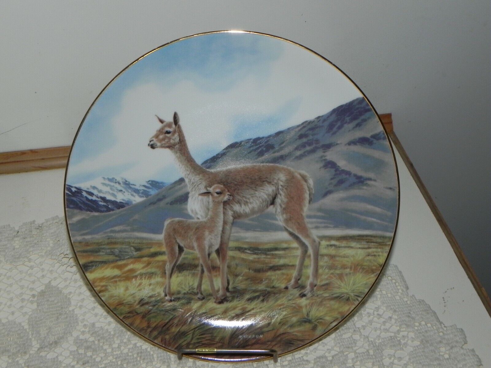 Will Nelson Endangered Species 10-piece Plate Set by set with box/papers