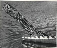 1950 Press Photo Canoe's prow shows the fine decorative art of the Maori. picture