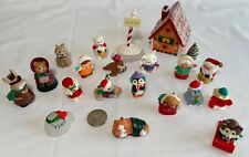 Vintage Merry Minatures 1987-95 CHRISTMAS Themed Table top lot set of 21 figures picture
