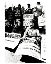 LG58 1990 Original Ren Norton Photo SEABROOK STATION OPERATING Protesters Chant picture