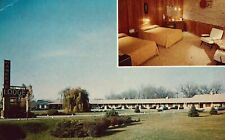 Vintage Postcard - Hawkeye Lodge Luxury Motel - Iowa City, Iowa picture